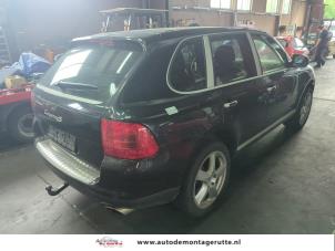 Porsche Cayenne 3.2 V6 24V Épave (2004, Noir)