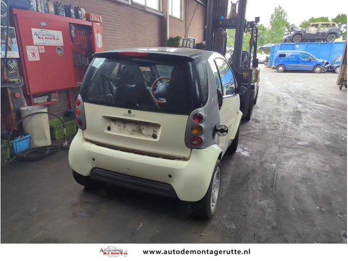 Smart City-Coupé 0.6 Turbo i.c. Smart&Pulse Samochód złomowany (2000, Szary)
