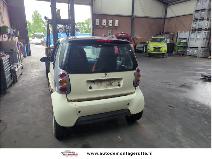Smart City-Coupé 0.6 Turbo i.c. Smart&Pulse Samochód złomowany (2000, Szary)