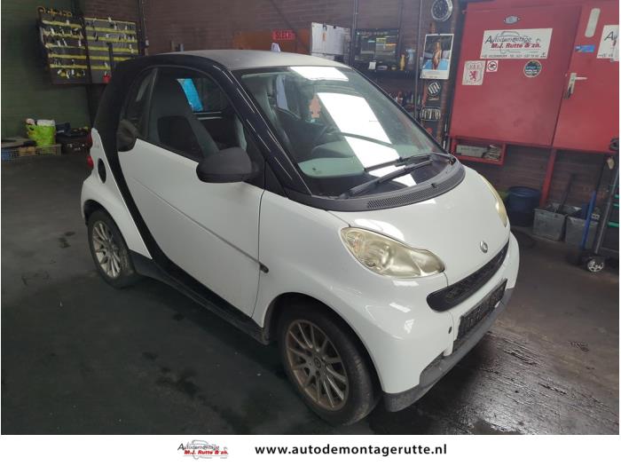 Smart Fortwo Coupé 1.0 45 KW Samochód złomowany (2007, Czarny)