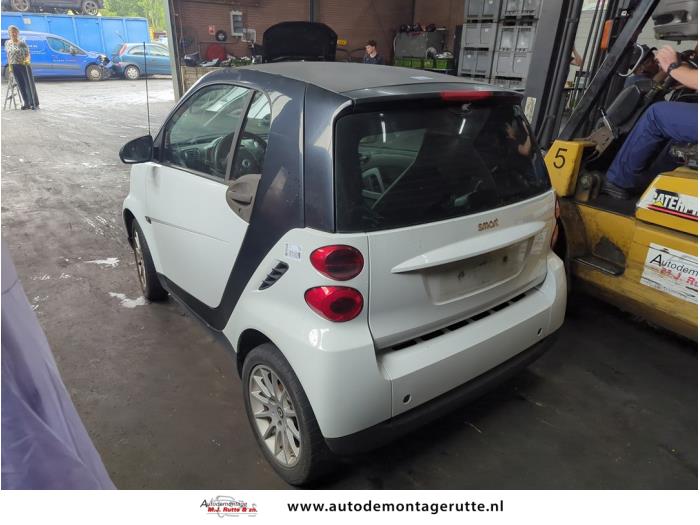 Smart Fortwo Coupé 1.0 45 KW Samochód złomowany (2007, Czarny)