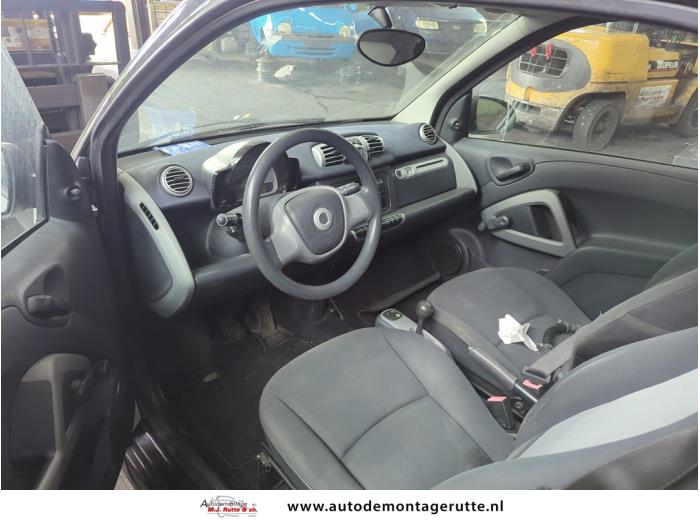 Smart Fortwo Coupé 1.0 45 KW Vehículo de desguace (2011, Negro)
