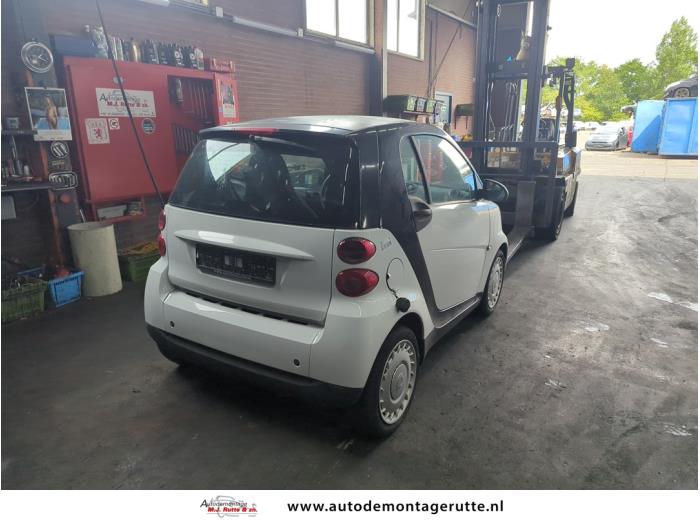 Smart Fortwo Coupé 1.0 45 KW Vehículo de desguace (2011, Negro)