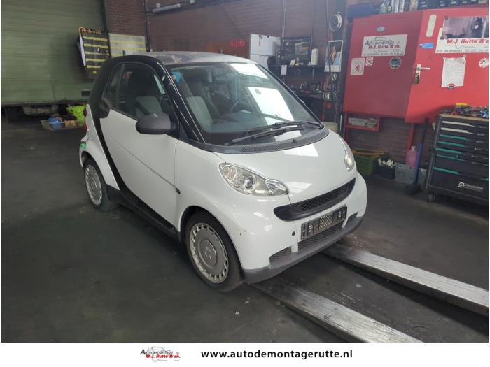 Smart Fortwo Coupé 1.0 45 KW Vehículo de desguace (2011, Negro)
