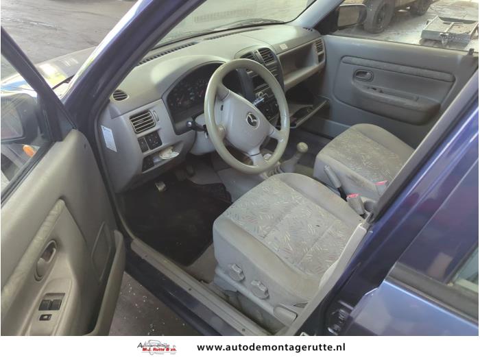 Mazda Demio 1.3 16V Samochód złomowany (2001, Niebieski)