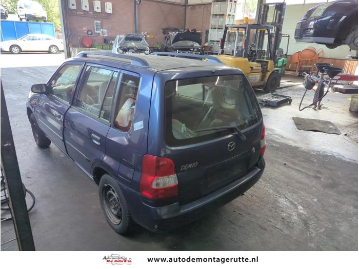 Mazda Demio 1.3 16V Samochód złomowany (2001, Niebieski)