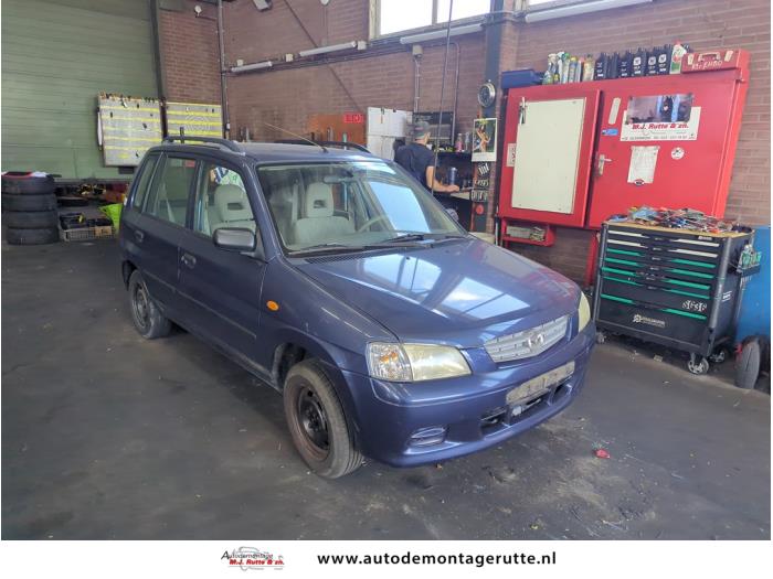 Mazda Demio 1.3 16V Samochód złomowany (2001, Niebieski)