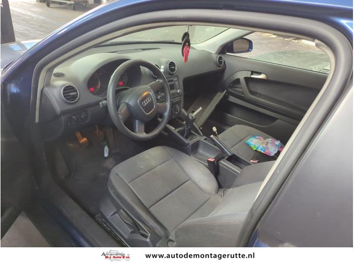 Audi A3 1.6 Schrottauto (2007, Blau)