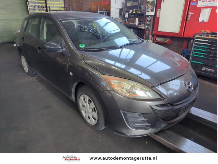 Mazda 3 Sport 1.6 CiTD 16V Samochód złomowany (2009, Szary)