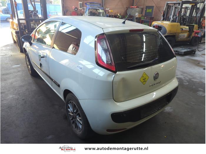 Fiat Punto Evo 1.3 JTD Multijet 85 16V Euro 5 Vehículo de desguace (2012, Blanco)