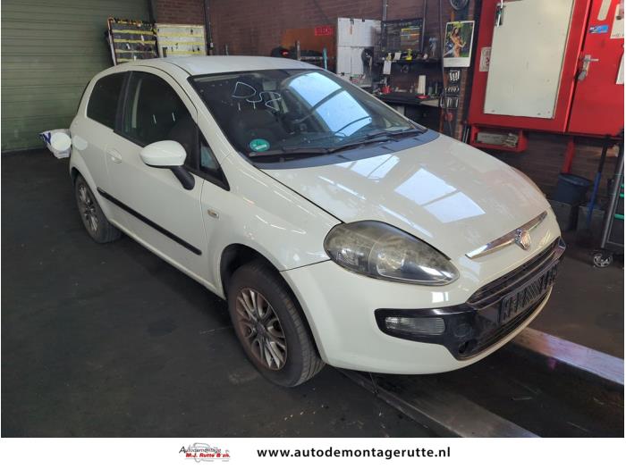 Fiat Punto Evo 1.3 JTD Multijet 85 16V Euro 5 Vehículo de desguace (2012, Blanco)