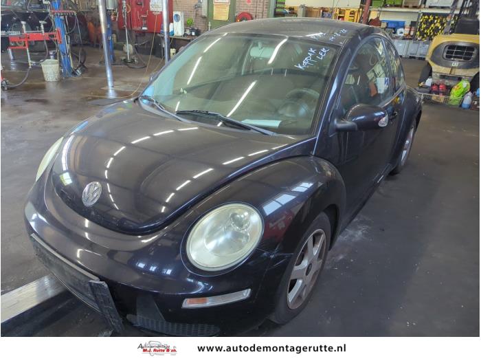 Volkswagen New Beetle 1.6  (Salvage)
