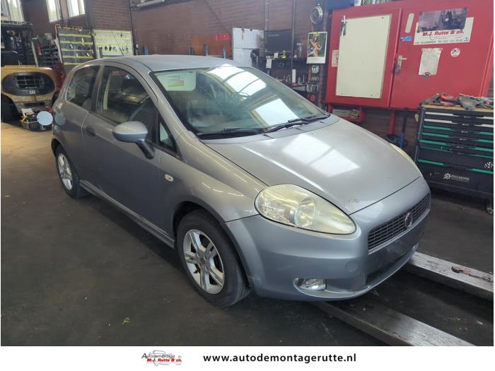 Fiat Grande Punto 1.2 Vehículo de desguace (2008, Gris)