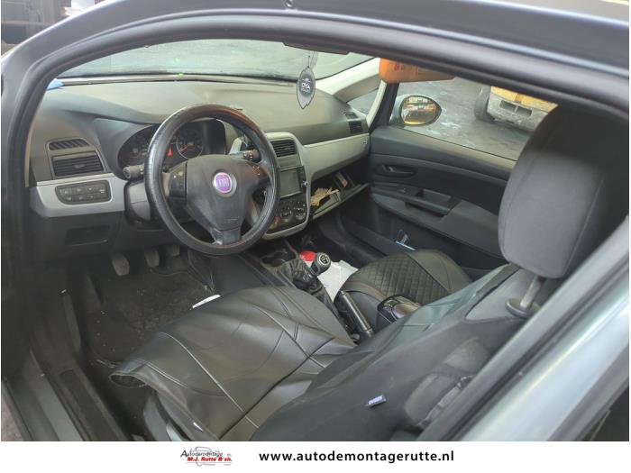 Fiat Grande Punto 1.2 Vehículo de desguace (2008, Gris)