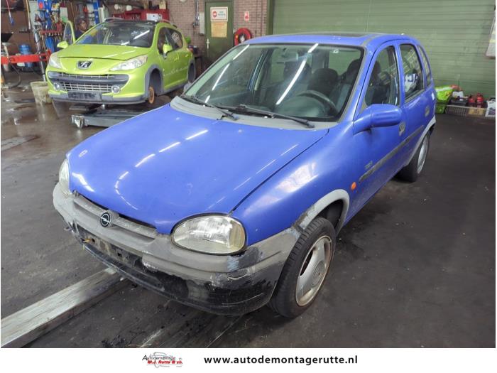 Opel Corsa B 1.2i 16V  (Rozbiórka)