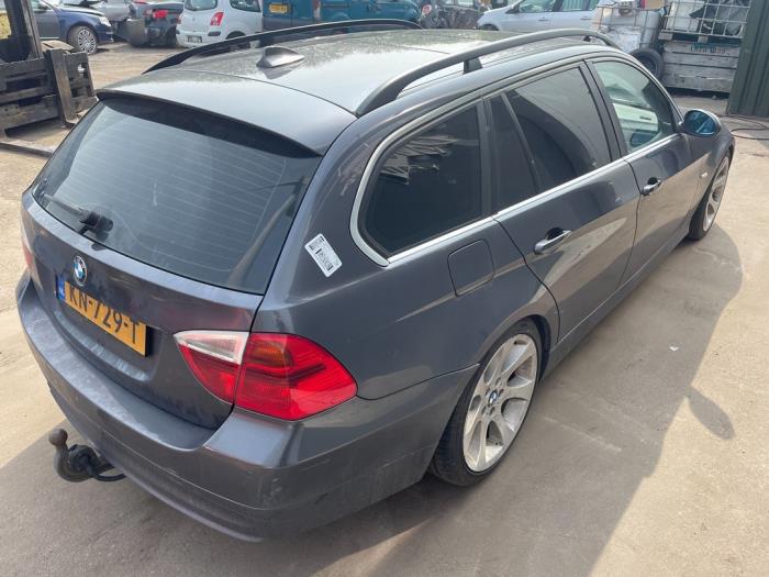 BMW 3 serie Touring 325d 24V Salvage vehicle (2007, Gray)