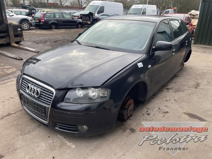 Audi A3 Sportback 2.0 FSI 16V Samochód złomowany (2005, Czarny)