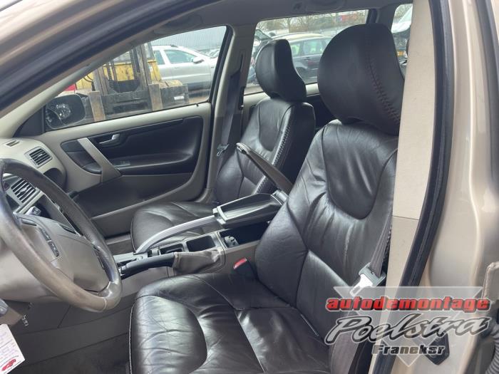 Volvo XC70 XC70 2.4 T 20V Schrottauto (2001, Beige)