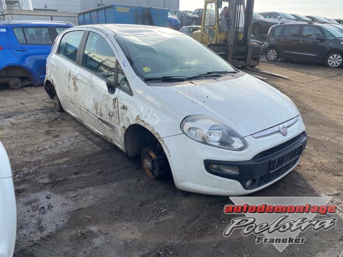 Fiat Punto Evo 1.3 JTD Multijet 85 16V Euro 5 Schrottauto (2011, Weiß)