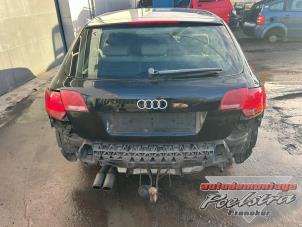 Audi A3 Sportback 2.0 FSI 16V Épave (2006, Noir)