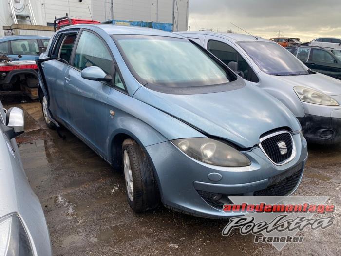 Seat Toledo 2.0 FSI 16V Skrotfordon (2005, BLAUW)