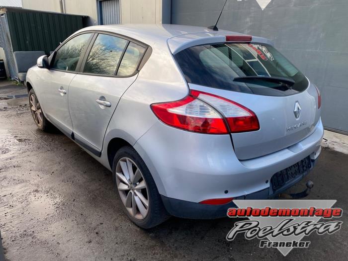 Renault Megane III Berline 1.6 16V Épave (2010, Gris)