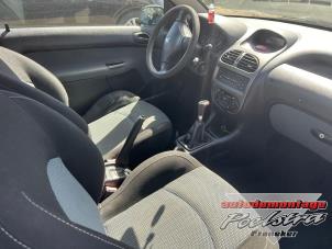 Peugeot 206 CC 1.6 16V Vehículo de desguace (2002, Negro)