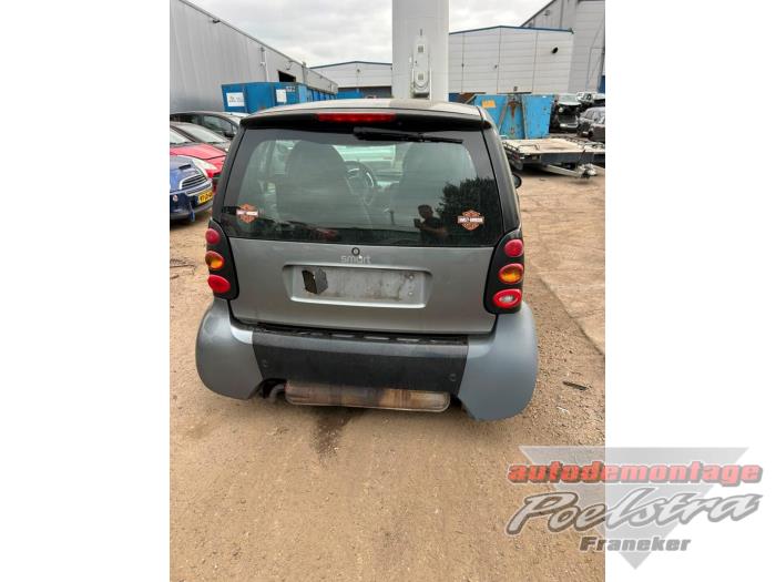 Smart City-Coupé 0.6 Turbo i.c. Smart&Pulse Vehículo de desguace (2002, Negro)