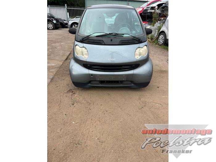 Smart City-Coupé 0.6 Turbo i.c. Smart&Pulse Vehículo de desguace (2002, Negro)