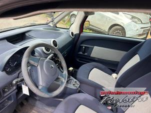 Peugeot 1007 1.4 Vehículo de desguace (2008, Rojo)