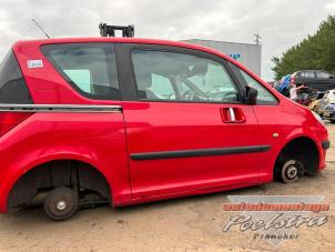 Peugeot 1007 1.4 Vehículo de desguace (2008, Rojo)