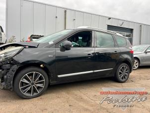 Renault Grand Scénic III 1.2 16V TCe 130 Vehículo de desguace (2013, Negro)
