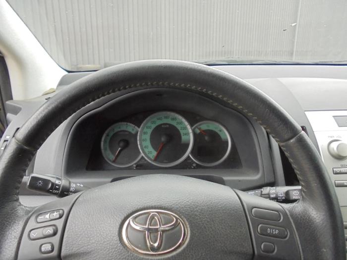 Toyota Corolla Verso 1.8 16V VVT-i Épave (2006, Beige)