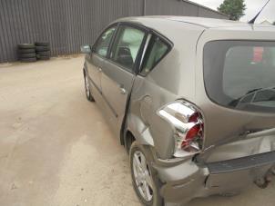 Toyota Corolla Verso 1.8 16V VVT-i Épave (2006, Beige)