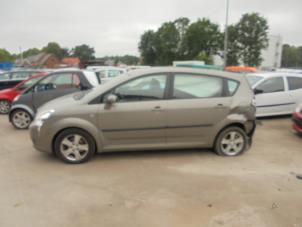 Toyota Corolla Verso 1.8 16V VVT-i Épave (2006, Beige)
