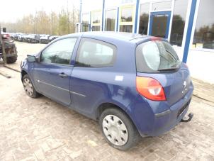 Renault Clio III 1.2 16V 75 Épave (2006, Bleu)