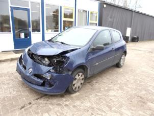 Renault Clio III 1.2 16V 75 Épave (2006, Bleu)