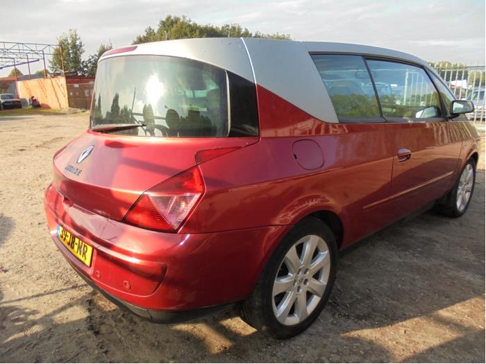 Renault Avantime 3.0 V6 24V Épave (2002, Rouge)