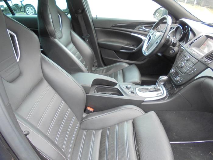 Opel Insignia Mk.I 2.8 VXR V6 Turbo Ecotec 24V 4x4 Épave (2013, Noir)