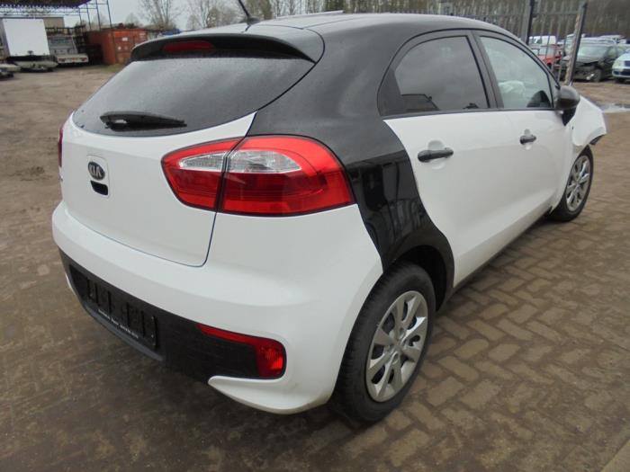 Kia Rio III 1.1 CRDi VGT 12V Épave (2016, Noir)