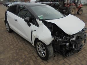 Kia Rio III 1.1 CRDi VGT 12V Épave (2016, Noir)
