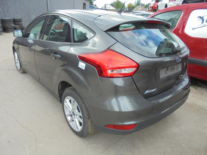 Ford Focus 3 1.0 Ti-VCT EcoBoost 12V 100 Épave (2015, Gris)