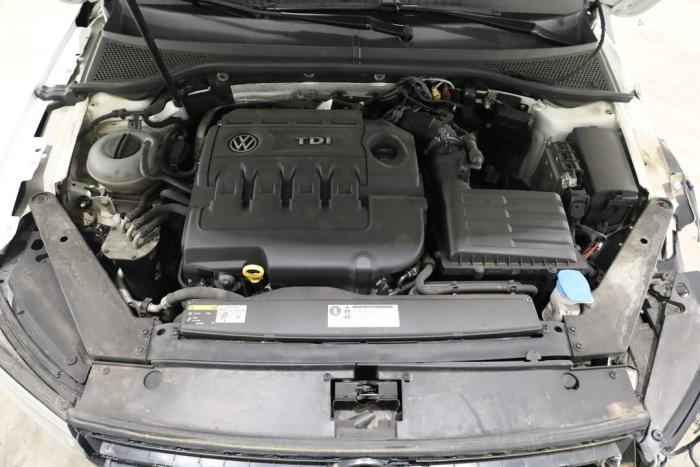 Volkswagen Passat Épave (2015, Blanc)