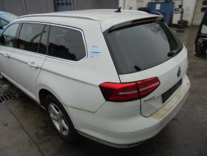 Volkswagen Passat Épave (2015, Blanc)