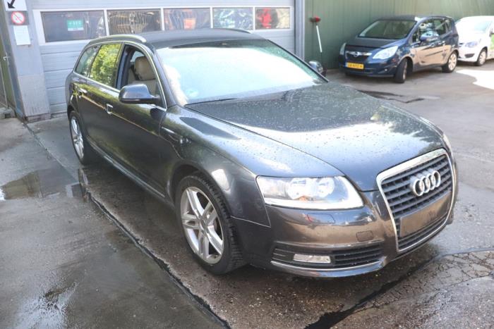 Audi A6 Avant 2.0 T FSI 16V Skrotfordon (2009, GRIJS)