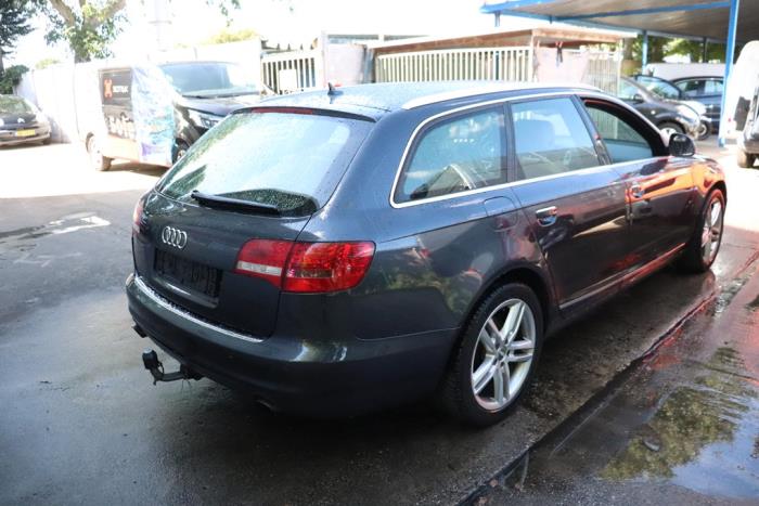 Audi A6 Avant 2.0 T FSI 16V Skrotfordon (2009, GRIJS)
