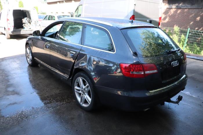 Audi A6 Avant 2.0 T FSI 16V Skrotfordon (2009, GRIJS)
