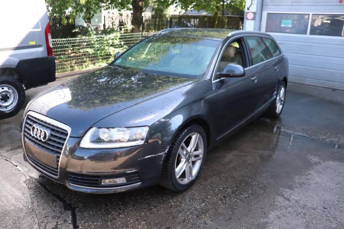 Audi A6 Avant 2.0 T FSI 16V Skrotfordon (2009, GRIJS)