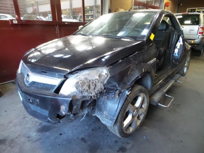 Opel Tigra Twin Top 1 3 Cdti 16v Salvage Year Of Construction 06 Colour Black Proxyparts Com
