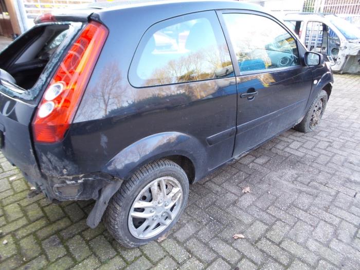 Ford Fiesta 5 1.3 Épave (2007, Noir)
